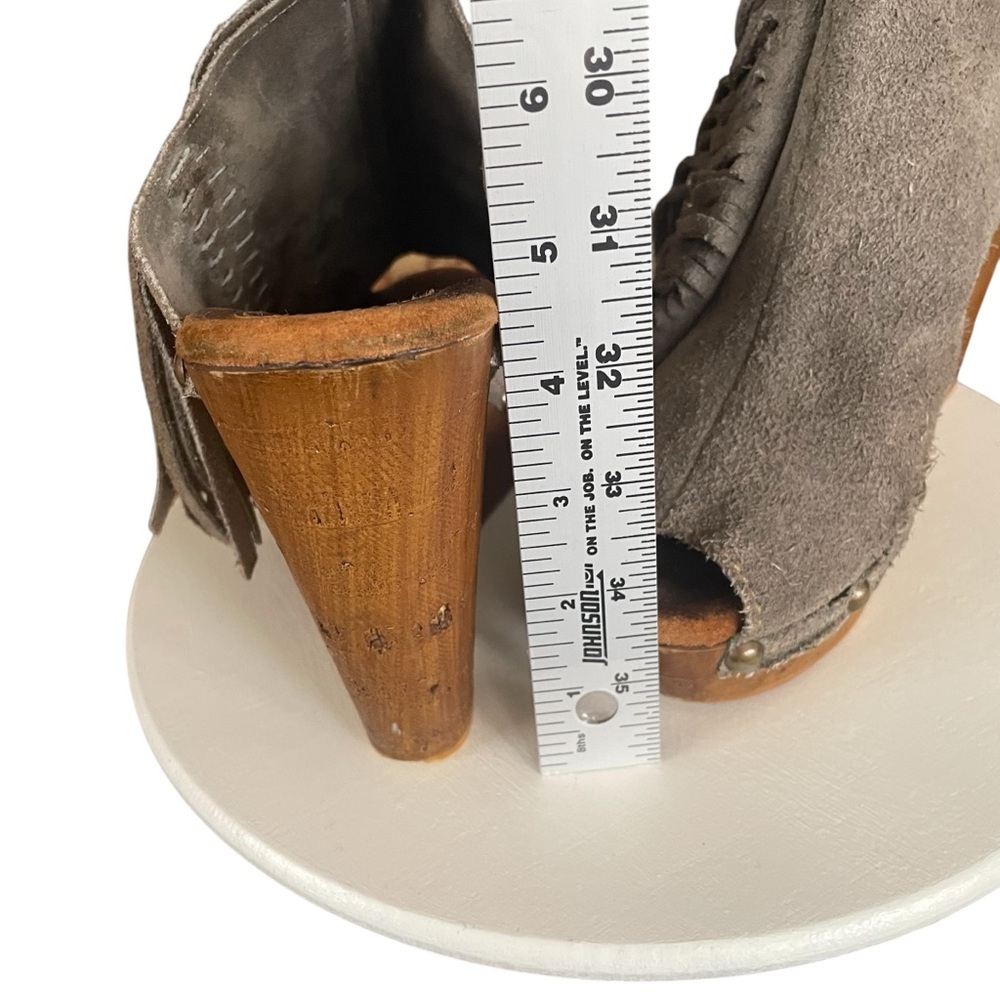 SBICCA Anthropologie Pitch Wedge Mules Heel Size 10 Women's Gray Suede Fringe - Picture 10 of 14